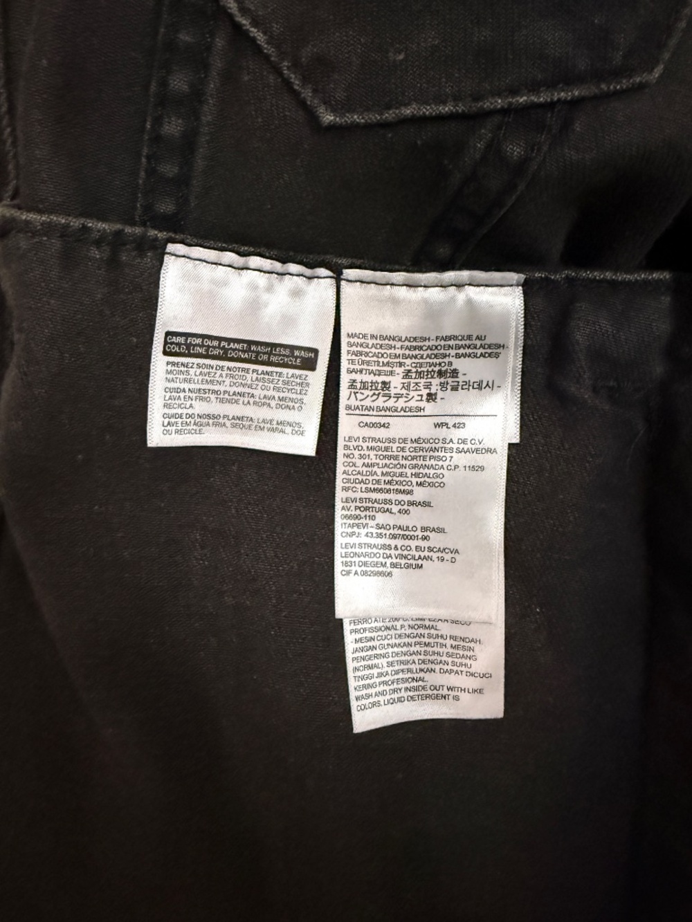 Levi’s Premium Vintage Fit Black Denim Trucker Jacket – Medium - Picture 6 of 7